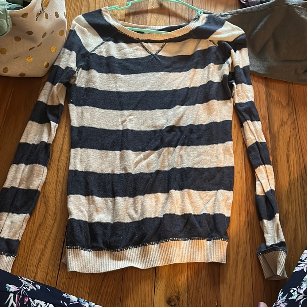 Lightweight sweater